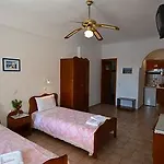 Vergina 2* Perissa (Santorini)