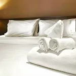 Vergina Perissa (Santorini)