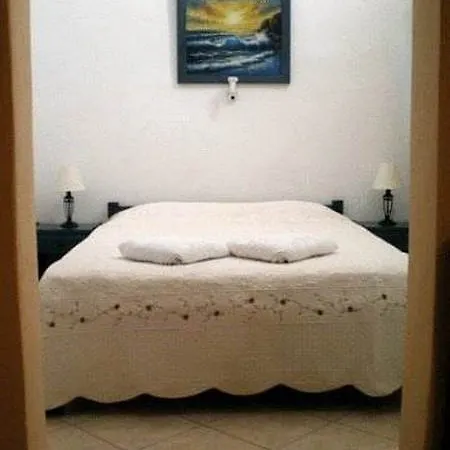 Pensionat Vergina Perissa (Santorini)